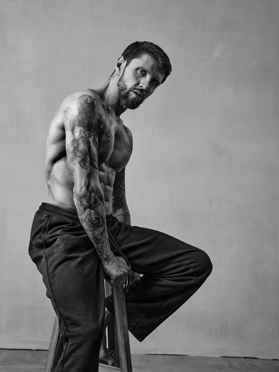 Black and White Fitness Photography: When Monochrome Makes the Muscles Pop